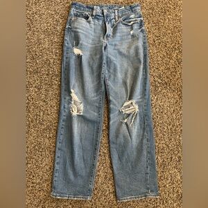 Slightly Ripped Loose Jeans